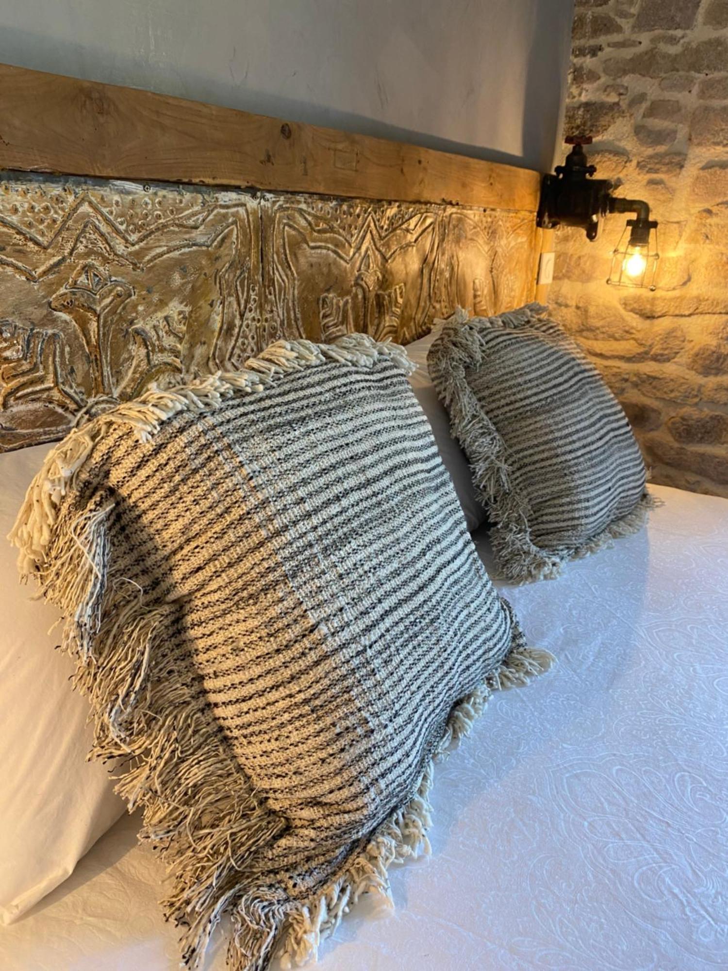 Le Moulin Du Guy, Proche Du Puy Dufou Acomodação com café da manhã Chanverrie Exterior foto