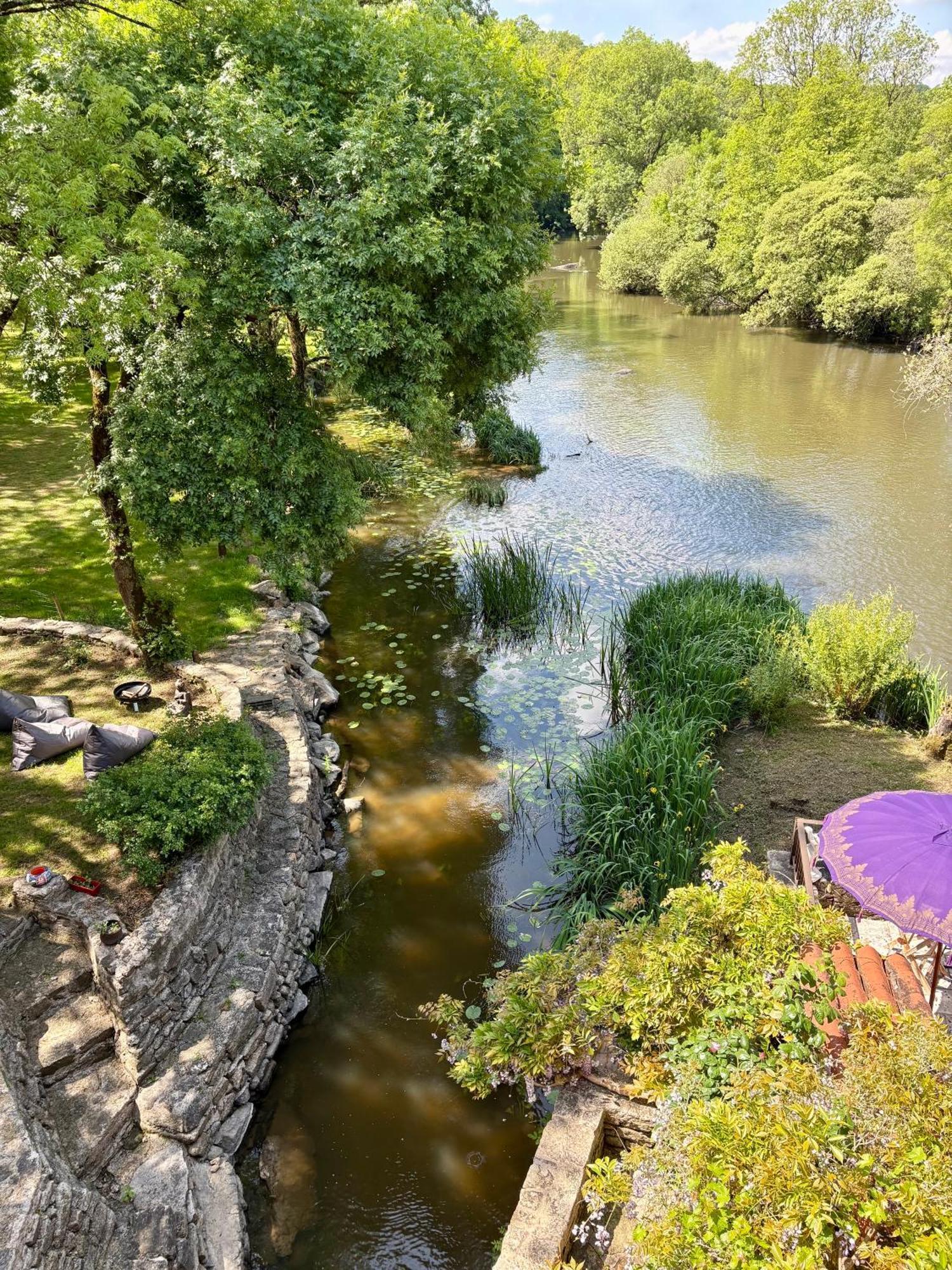 Le Moulin Du Guy, Proche Du Puy Dufou Acomodação com café da manhã Chanverrie Exterior foto
